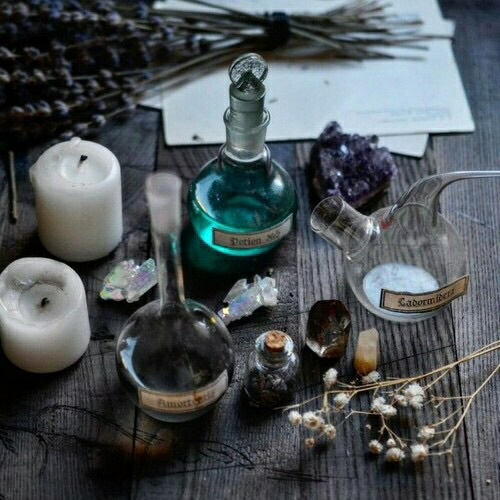 Musk Oil - Aromatherapy, Spell, Ritual Potions, Attraction, Lust